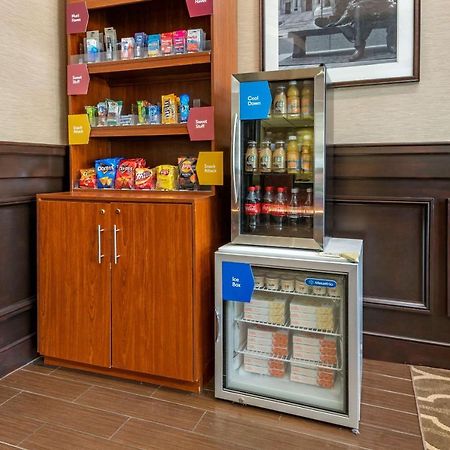 Comfort Suites Newark - Harrison Luaran gambar