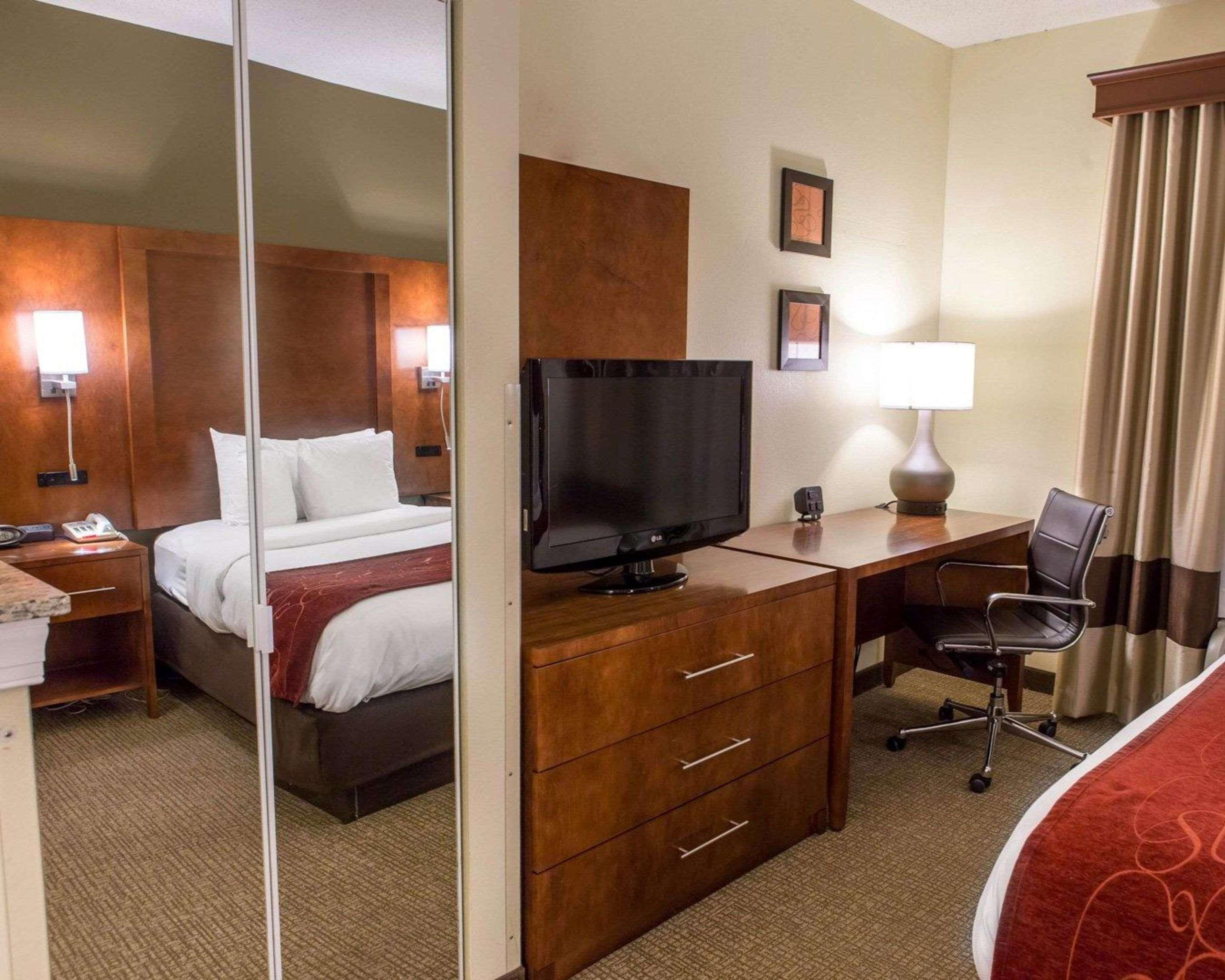Comfort Suites Newark - Harrison Luaran gambar
