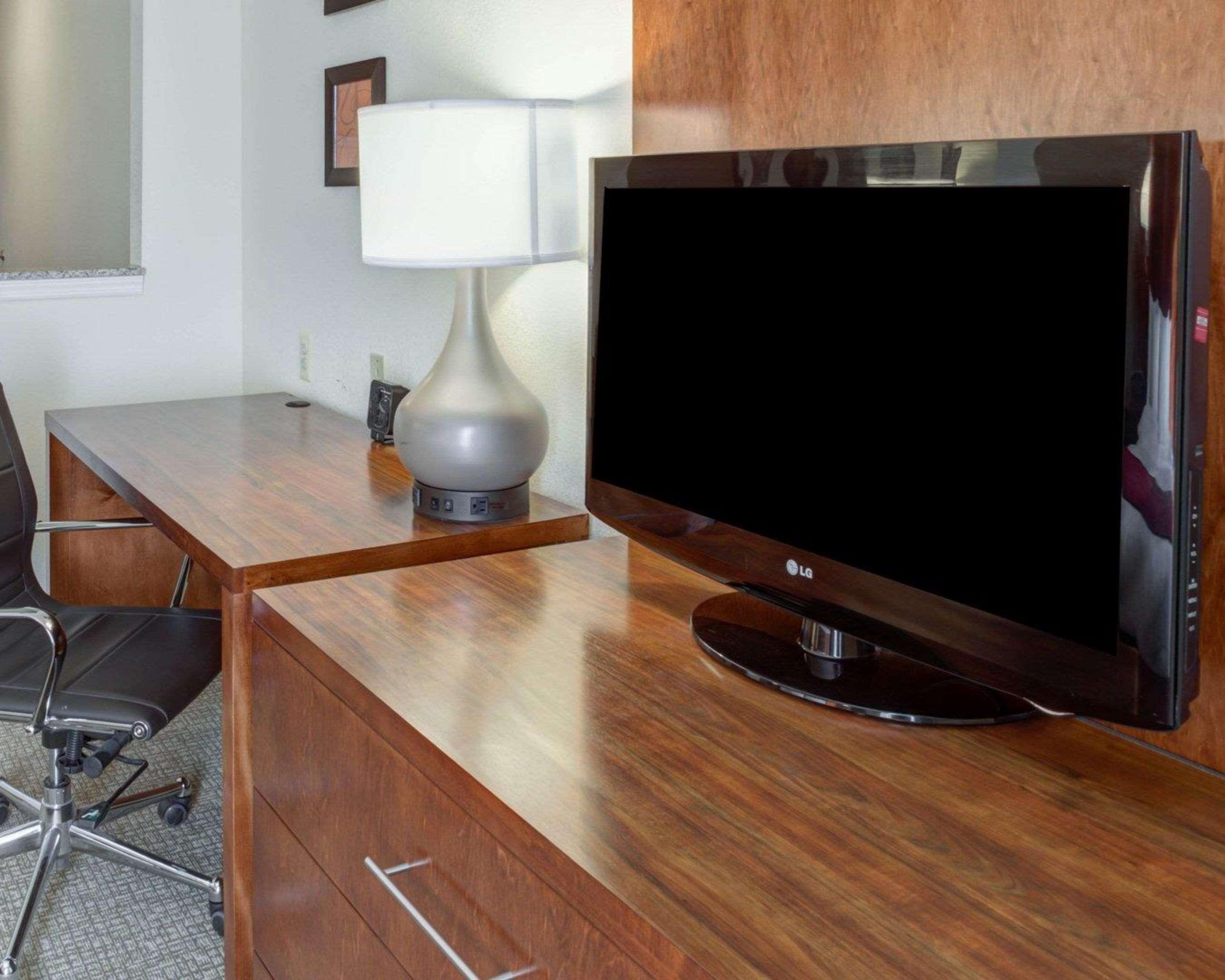 Comfort Suites Newark - Harrison Luaran gambar