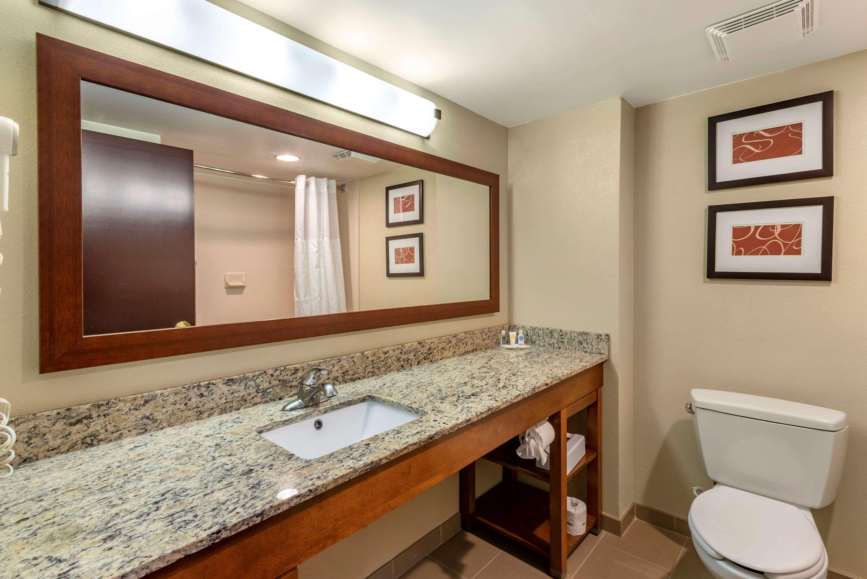 Comfort Suites Newark - Harrison Luaran gambar