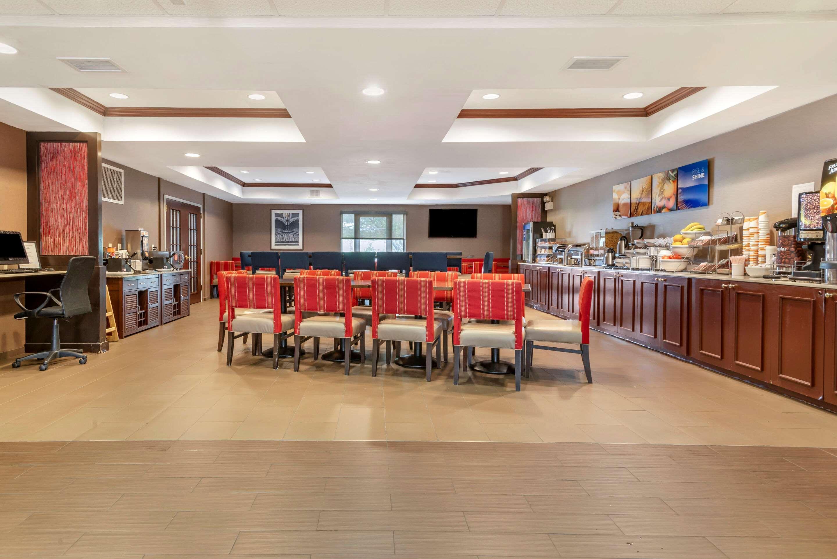 Comfort Suites Newark - Harrison Luaran gambar