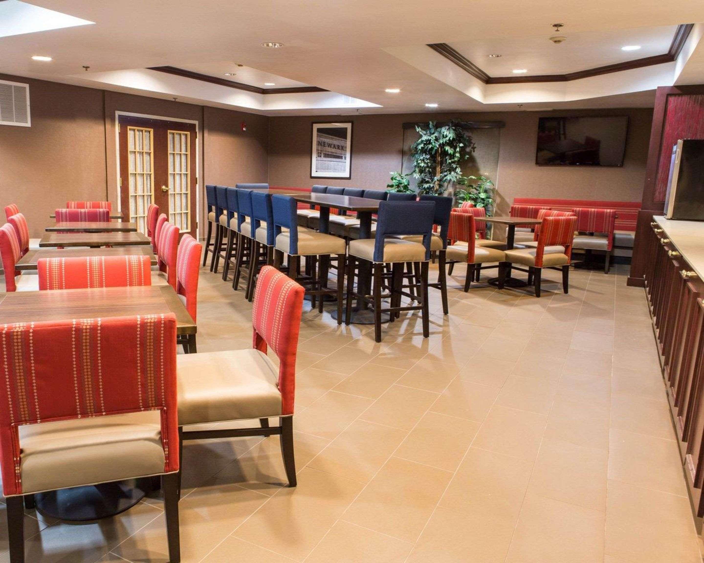 Comfort Suites Newark - Harrison Luaran gambar