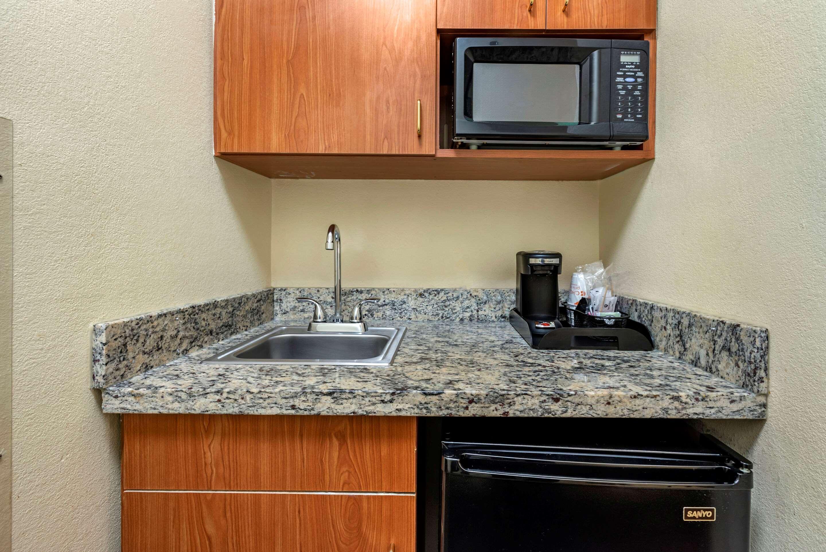 Comfort Suites Newark - Harrison Luaran gambar